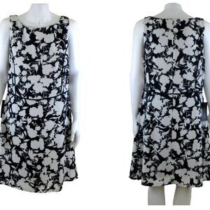 NWT The Limited Sleeveless Black White Floral A-Line Shift Dress
